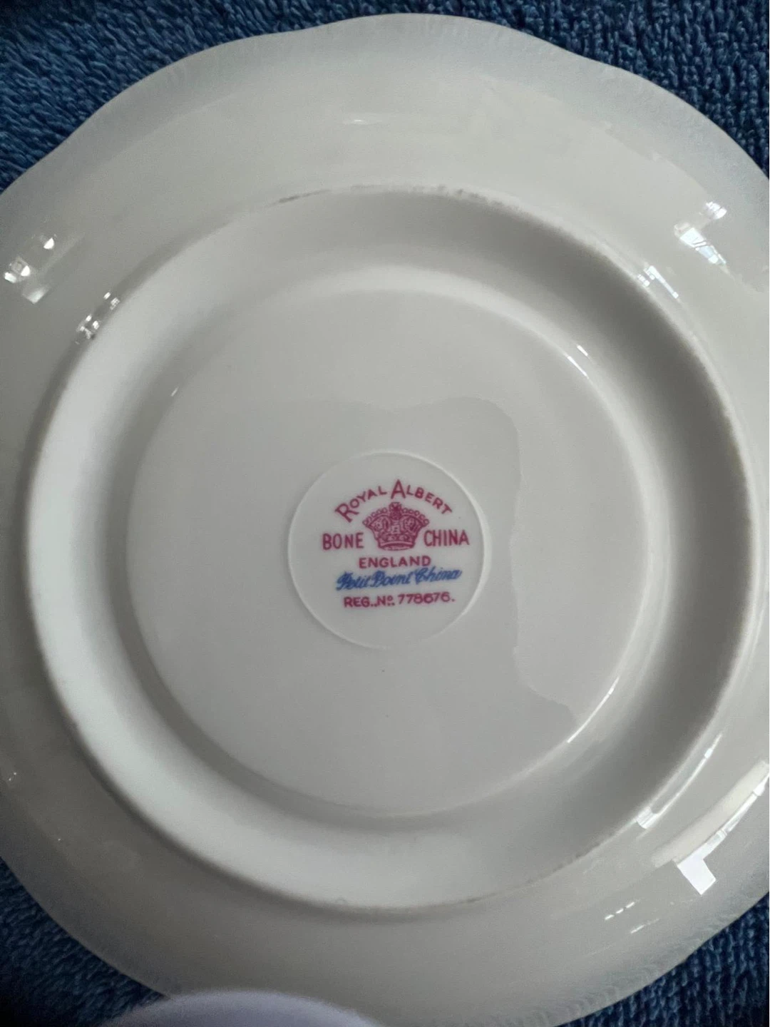 Royal Albert "Petit Point" Bone China - photo 4