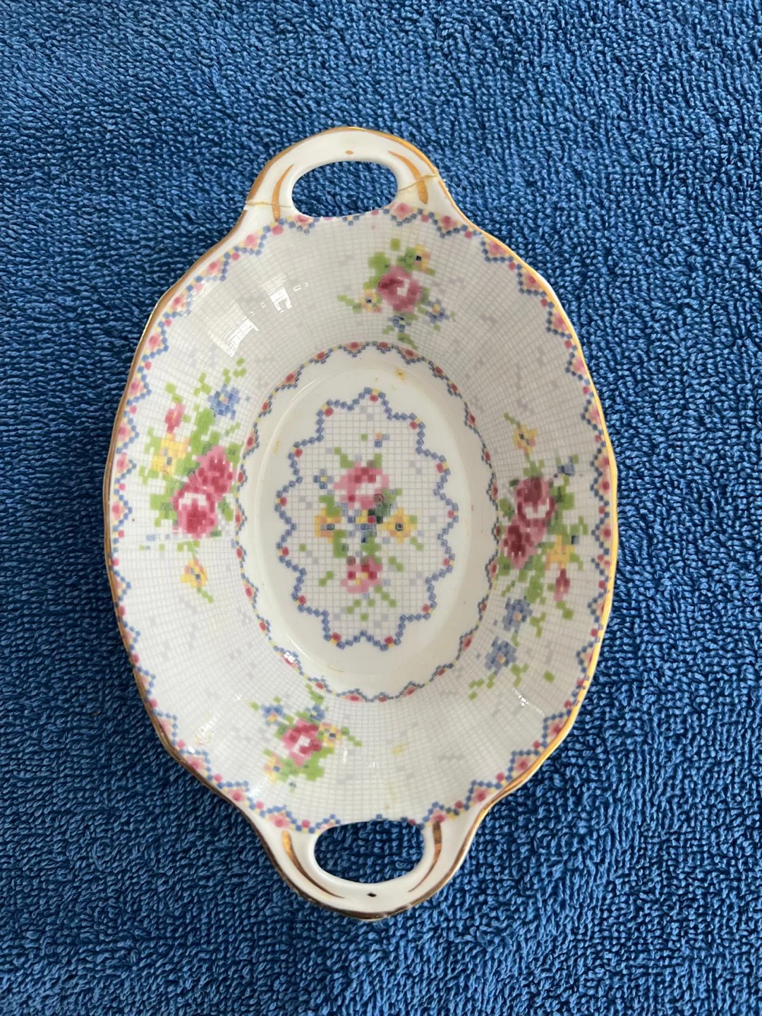 Royal Albert "Petit Point" Bone China - photo 5