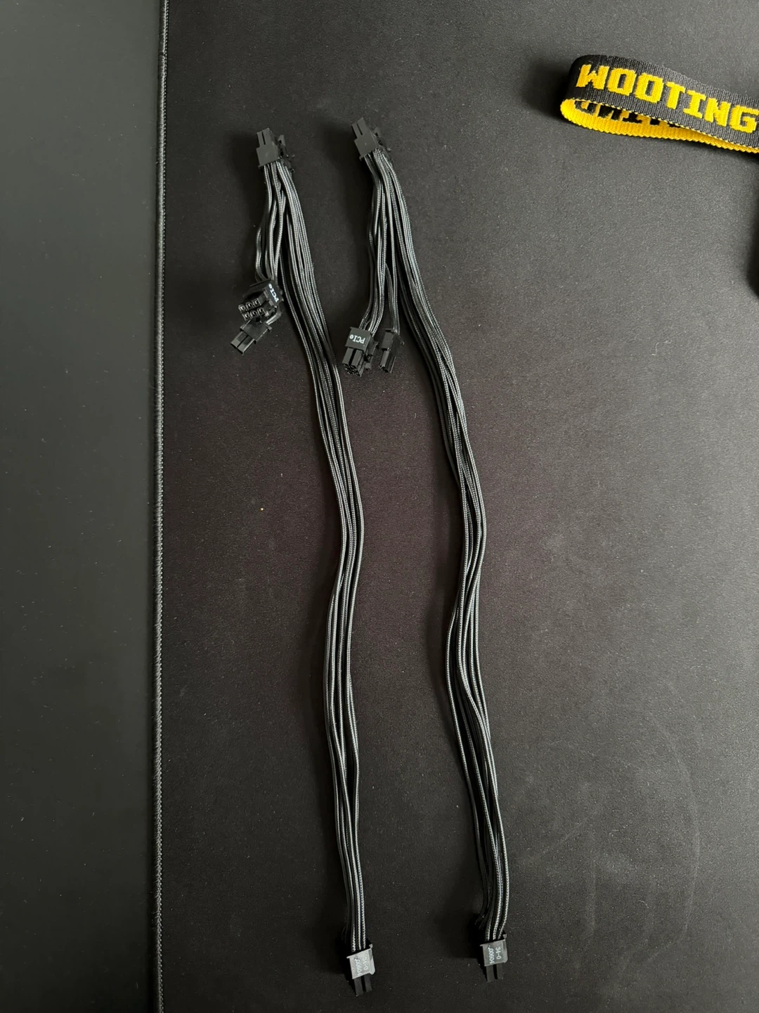 2x PCIe Power Cables Corsair