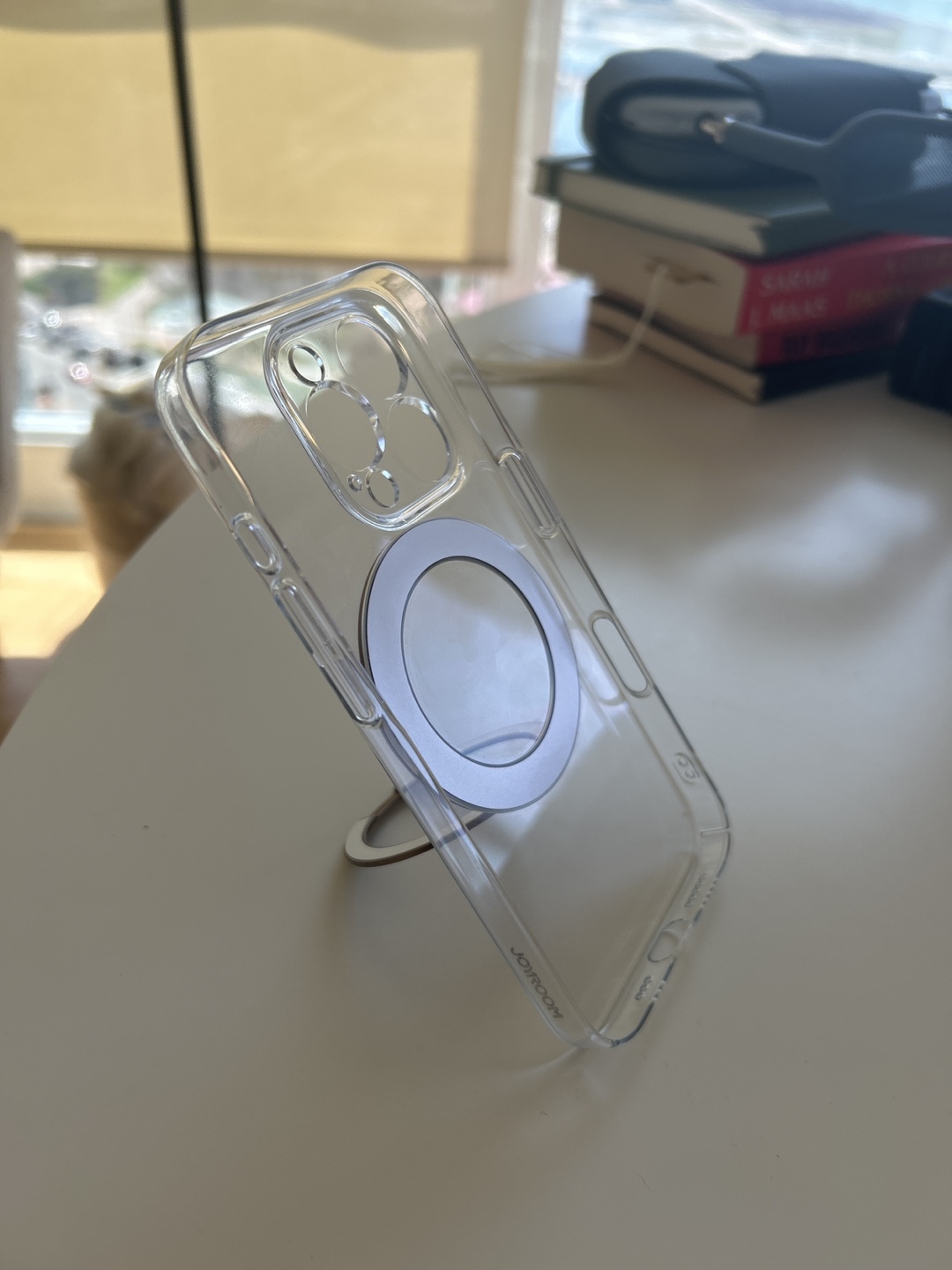 iPhone 16 pro case with stand