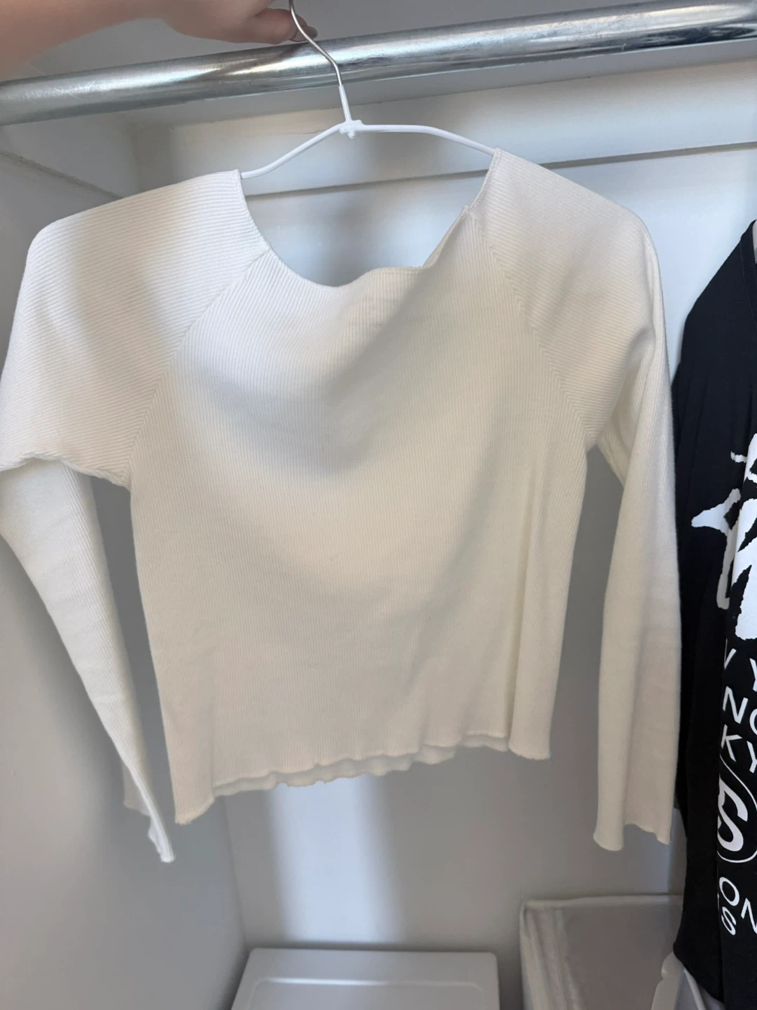 Brandy Melville: White top - photo 2