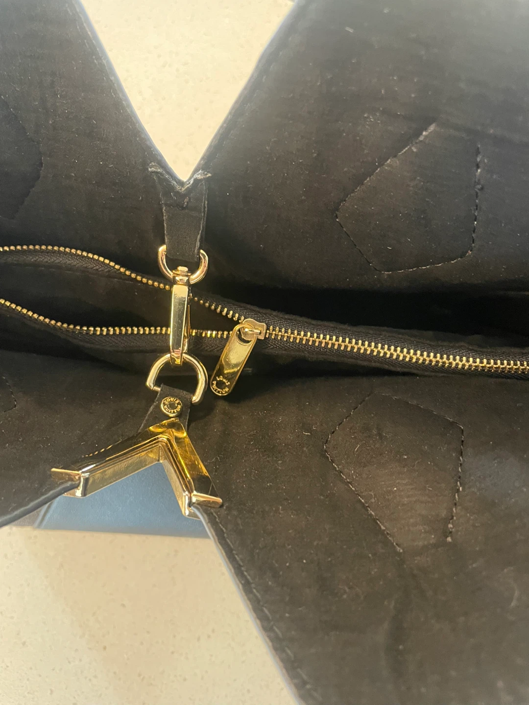 Louis Vuitton Tote Bag - photo 3