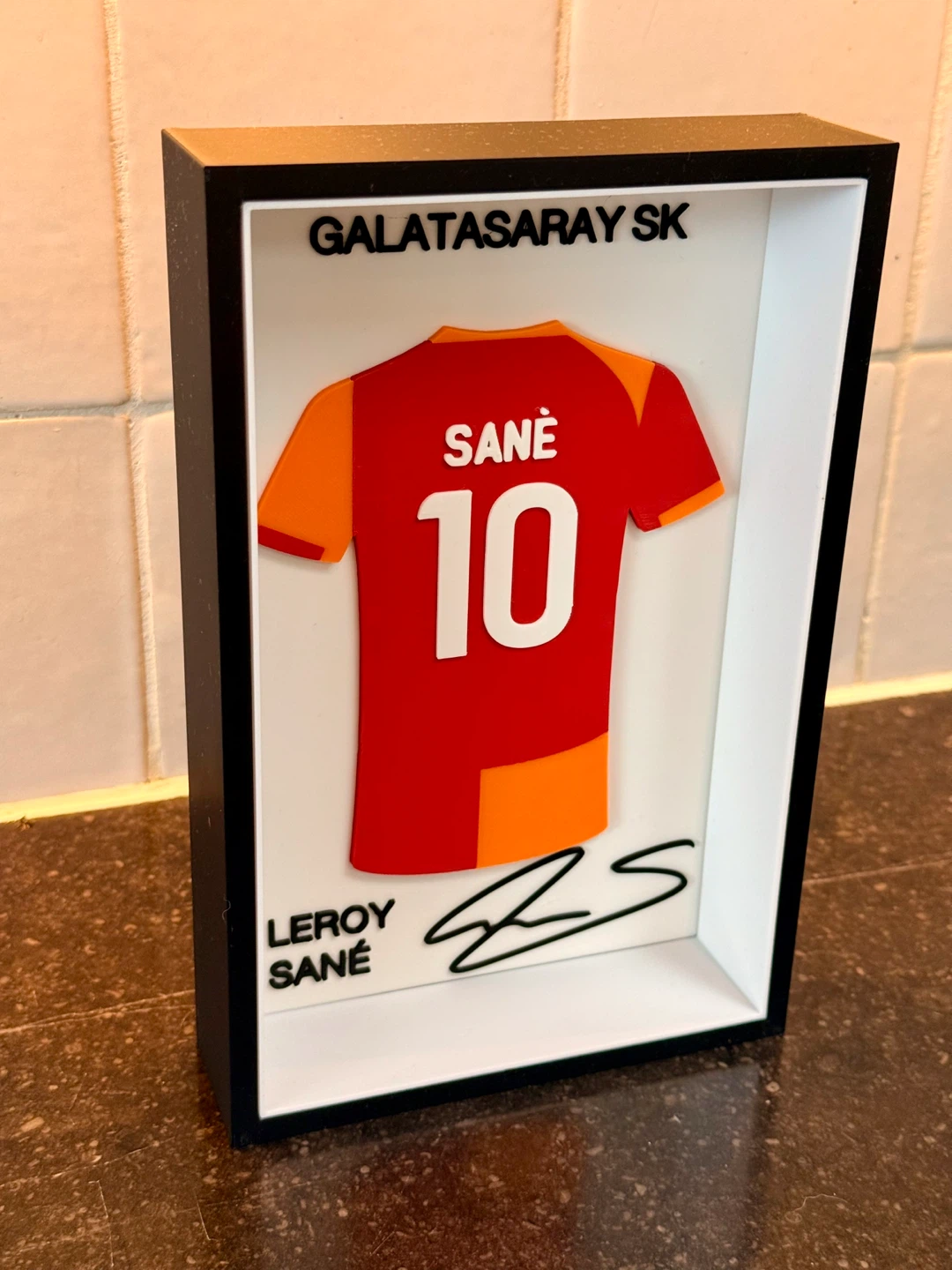 Framed table decorations for all teams and players. - photo 4