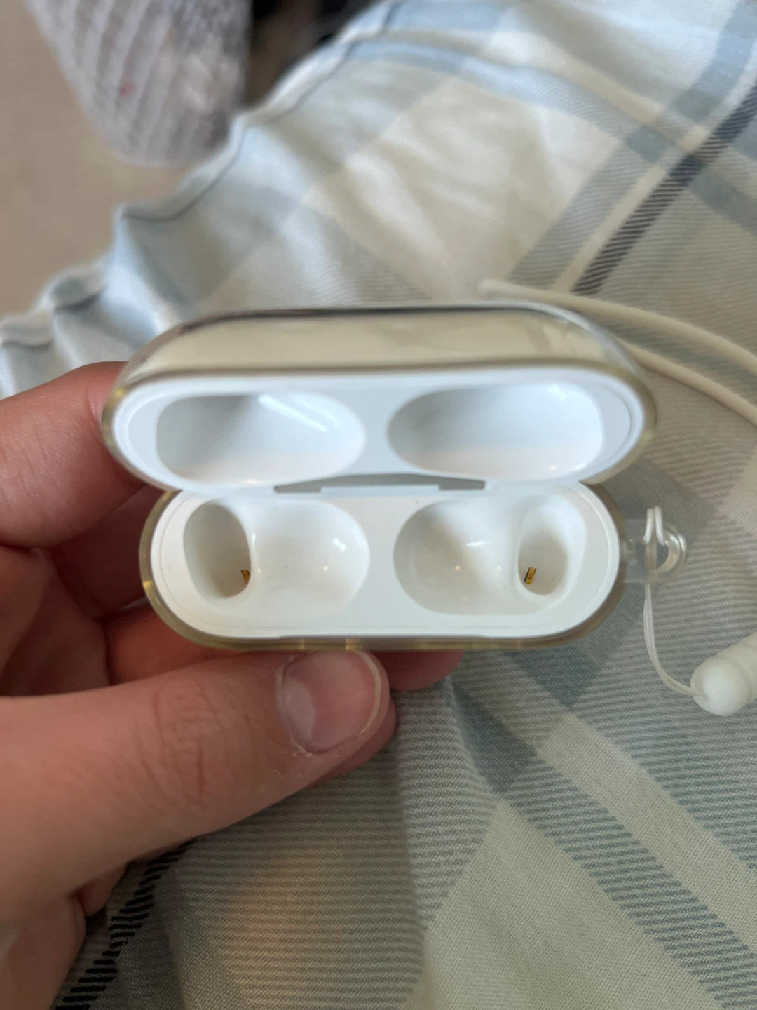 Apple AirPods Pro (1st Gen) with Charging Case - photo 4