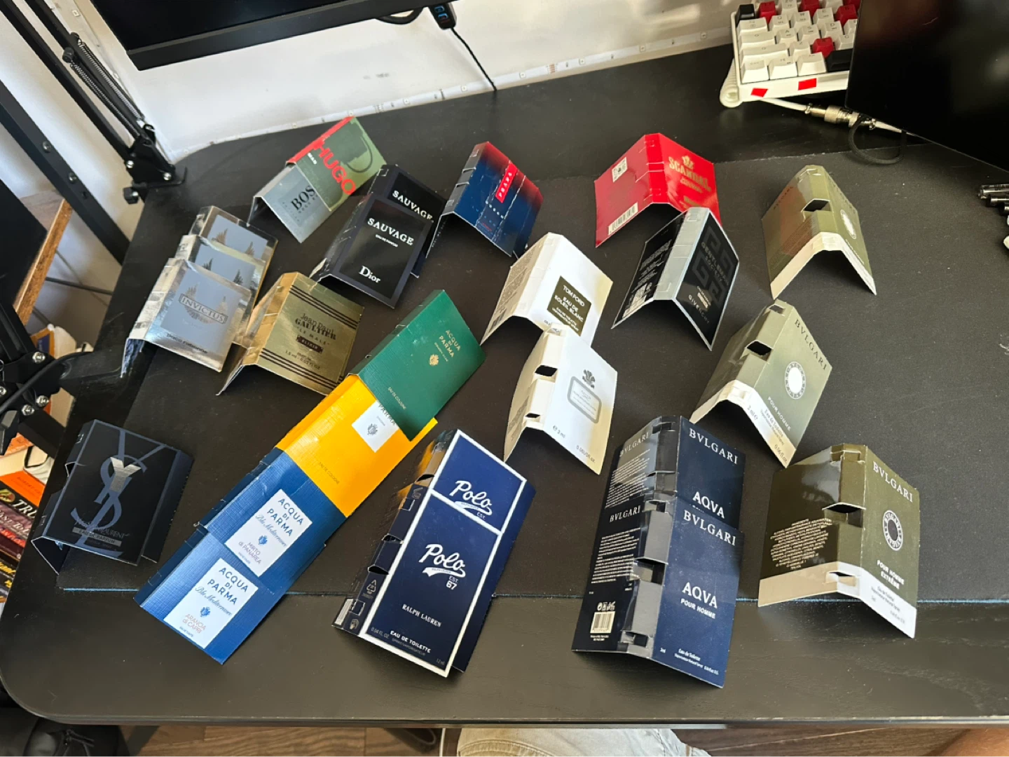 Assorted Men's Fragrance Samples & Miniatures - photo 4