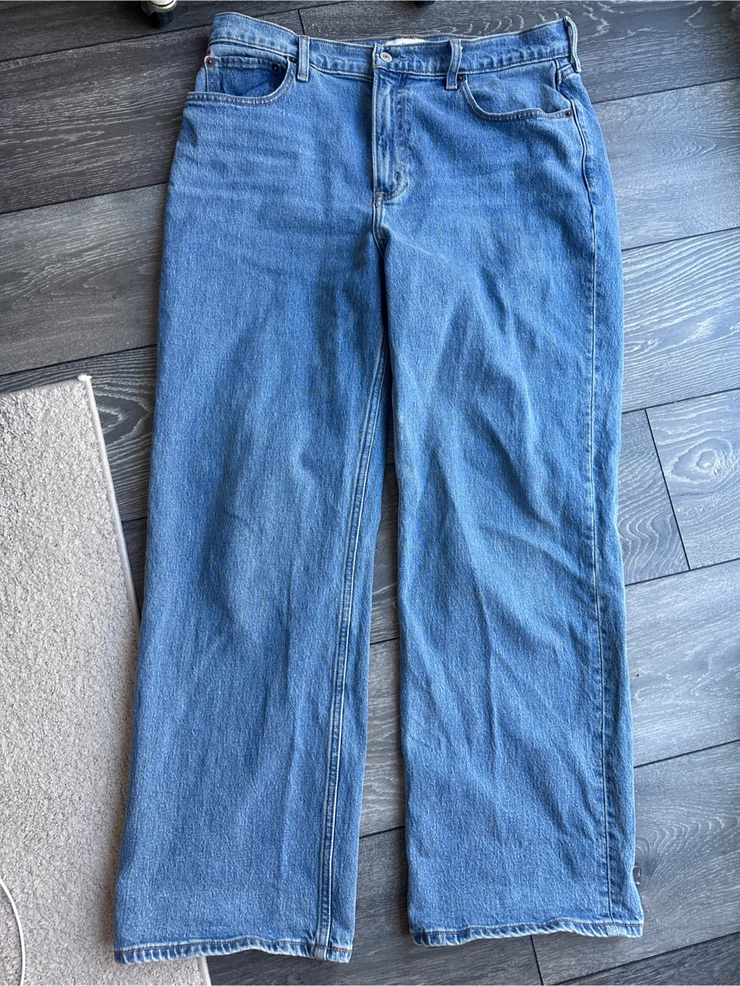A&F High Rise 90's Relaxed Jeans - Size 31 Short - photo 4