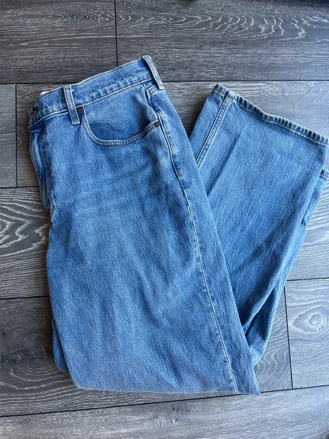 A&F High Rise 90's Relaxed Jeans - Size 31 Short - photo 3