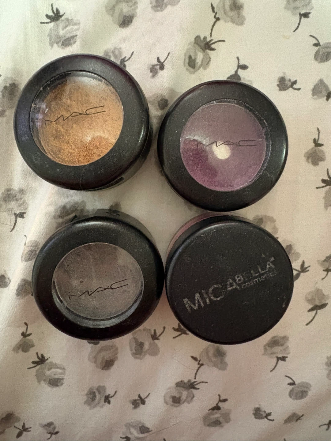 MAC Eyeshadows (3 shades) + another one