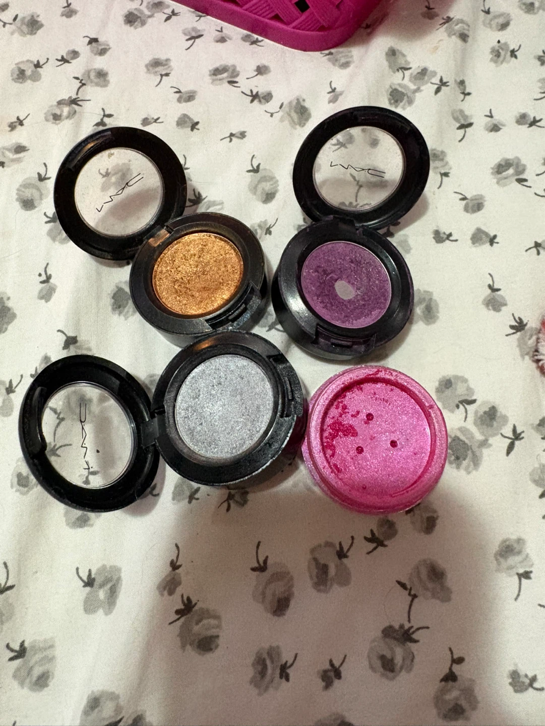 MAC Eyeshadows (3 shades) + another one - photo 2