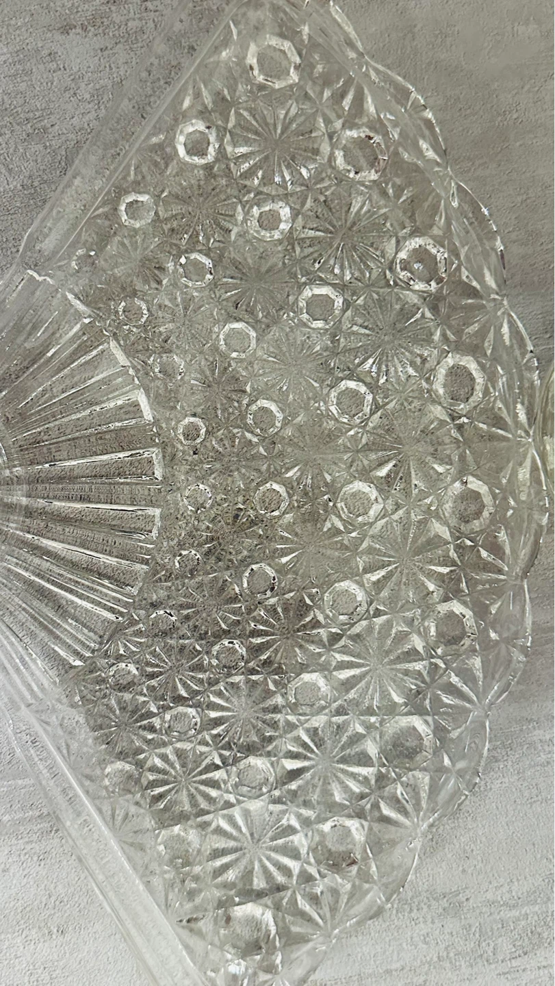 Set of 2 Vintage Glass Fan Shaped Serving Trays - photo 3