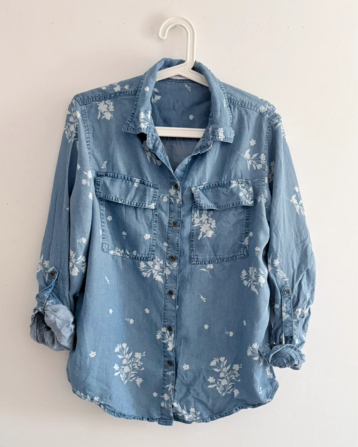 Blue Floral Denim Button-Up Shirt 🌱‼️final sale ‼️