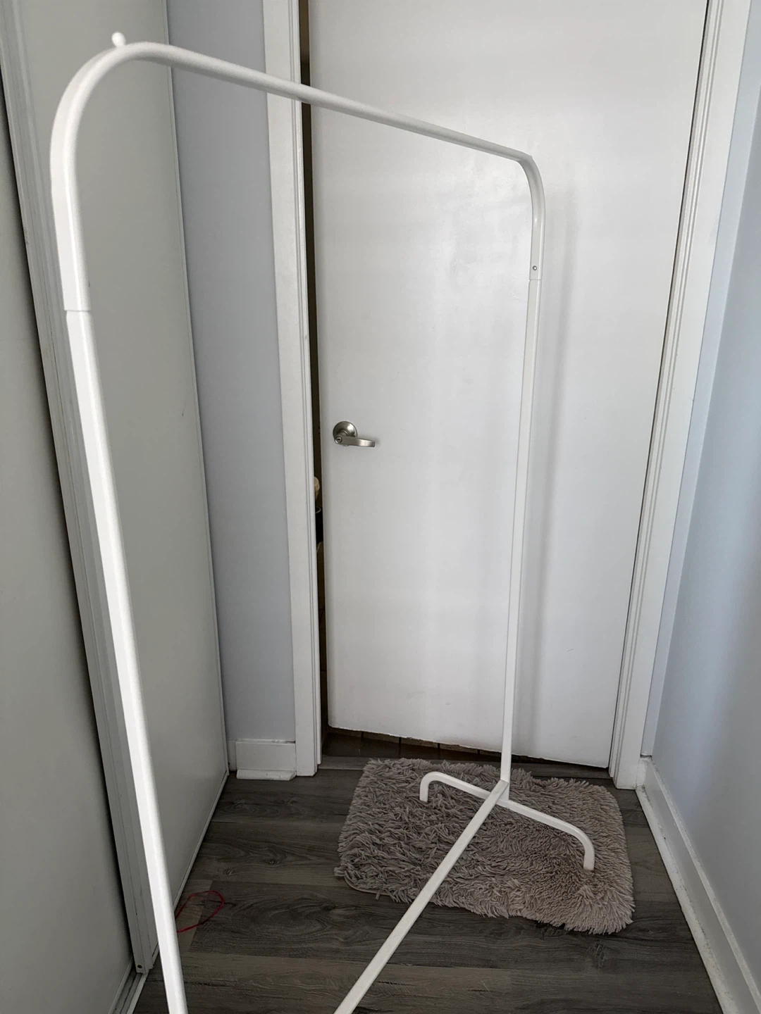 White Metal Garment Rack - photo 3