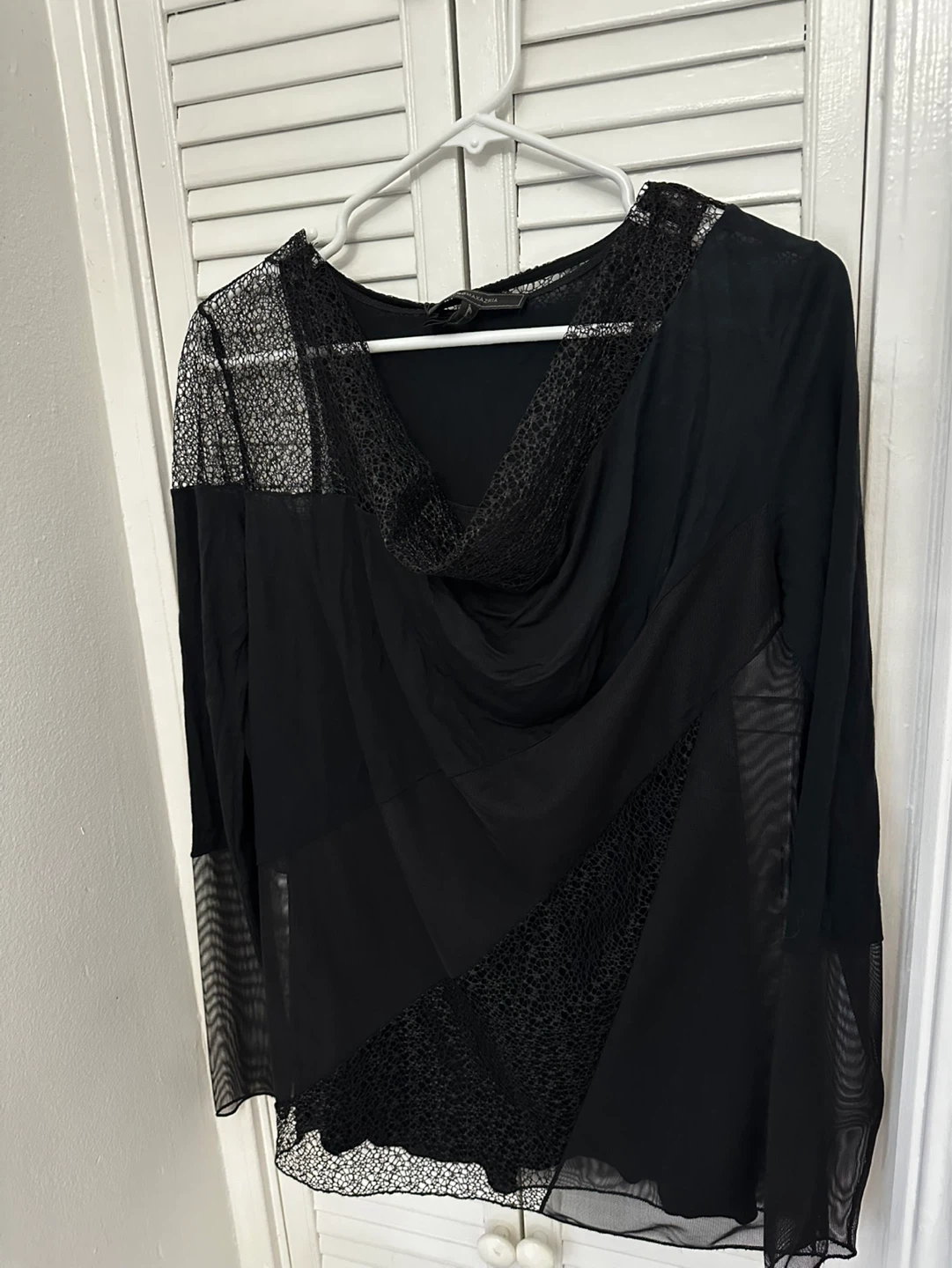 New BCBG Max Azria "Lottie" Black Top Size S - photo 2