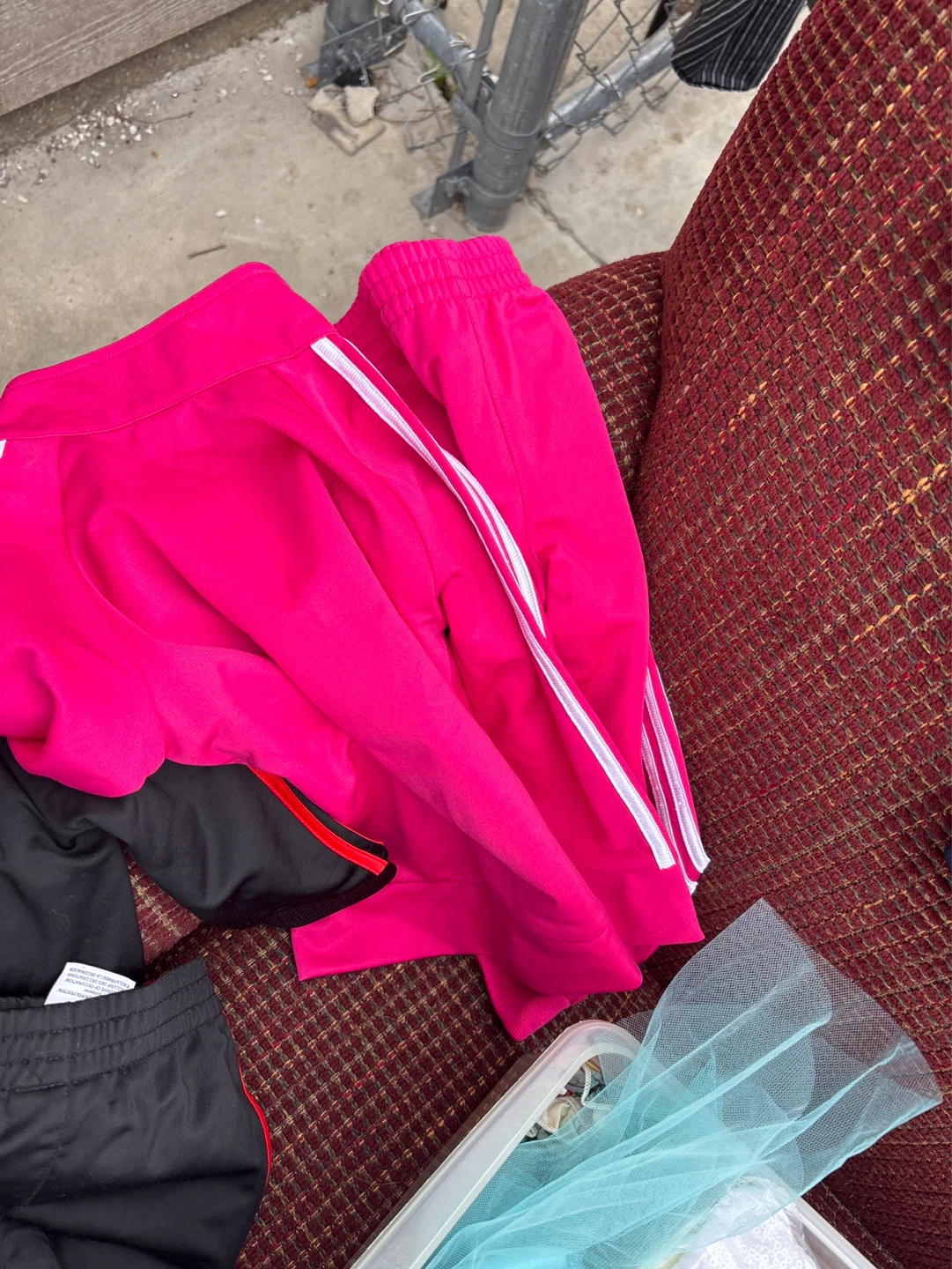 Kids track suits $5 a set - photo 2