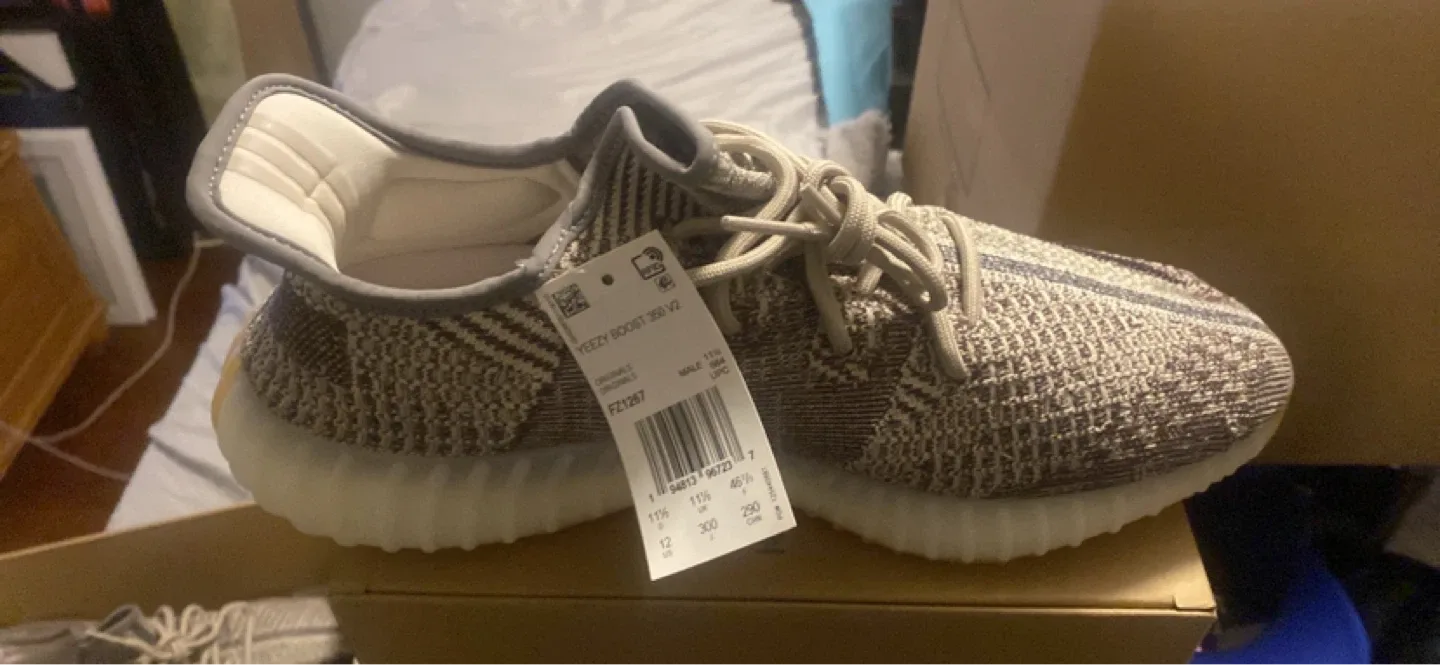 Adidas Yeezy Boost 350 V2 "Zebra" Size 12