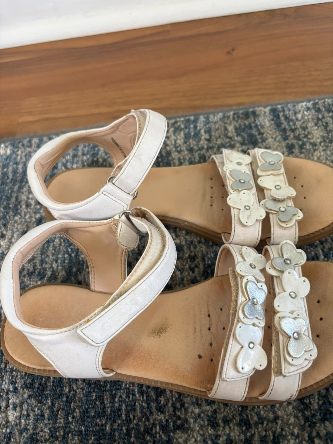 Free Geox White Flower Sandals - Kids Size 36 - photo 2