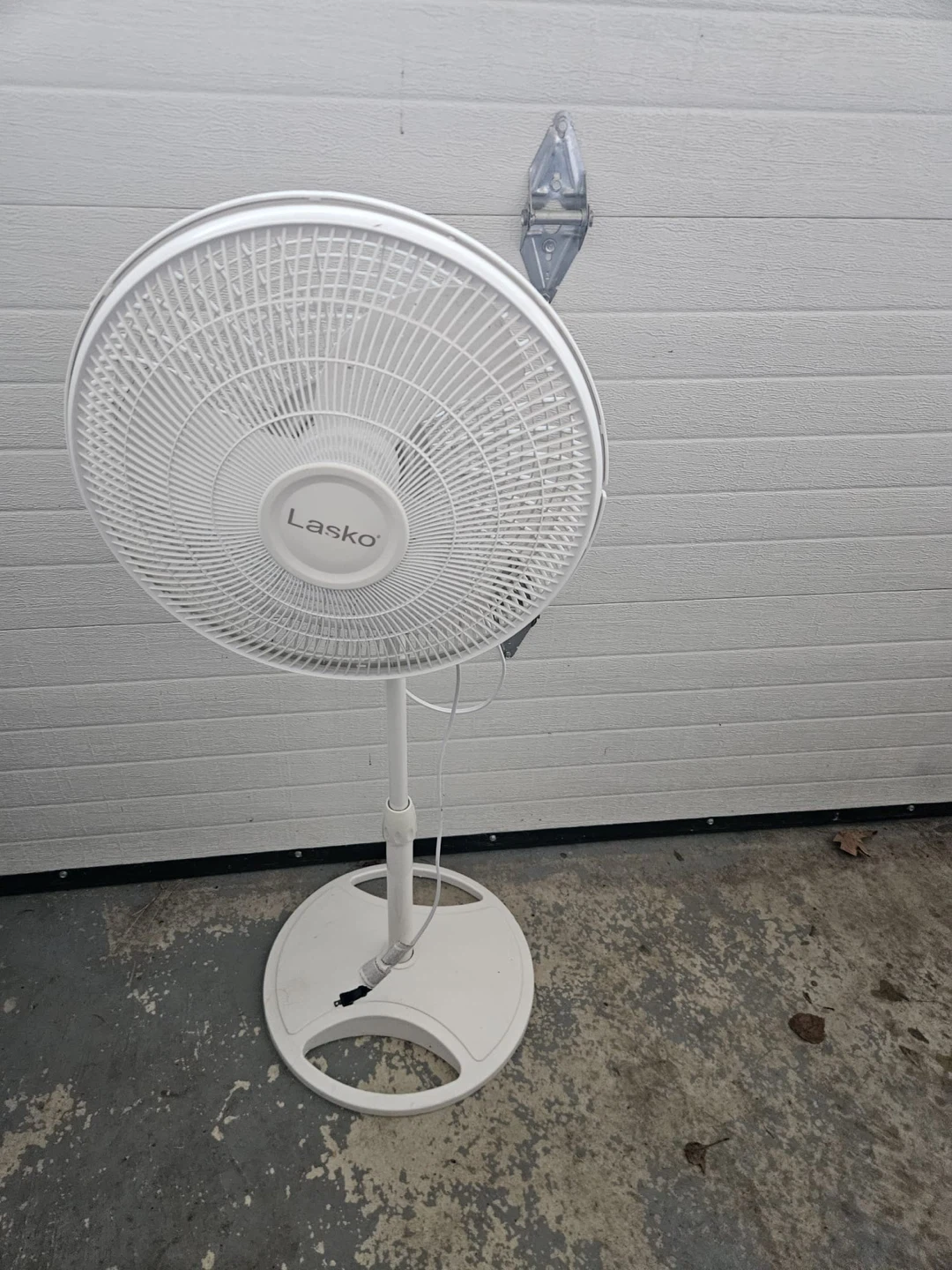 Lasko White Pedestal Fan - photo 2