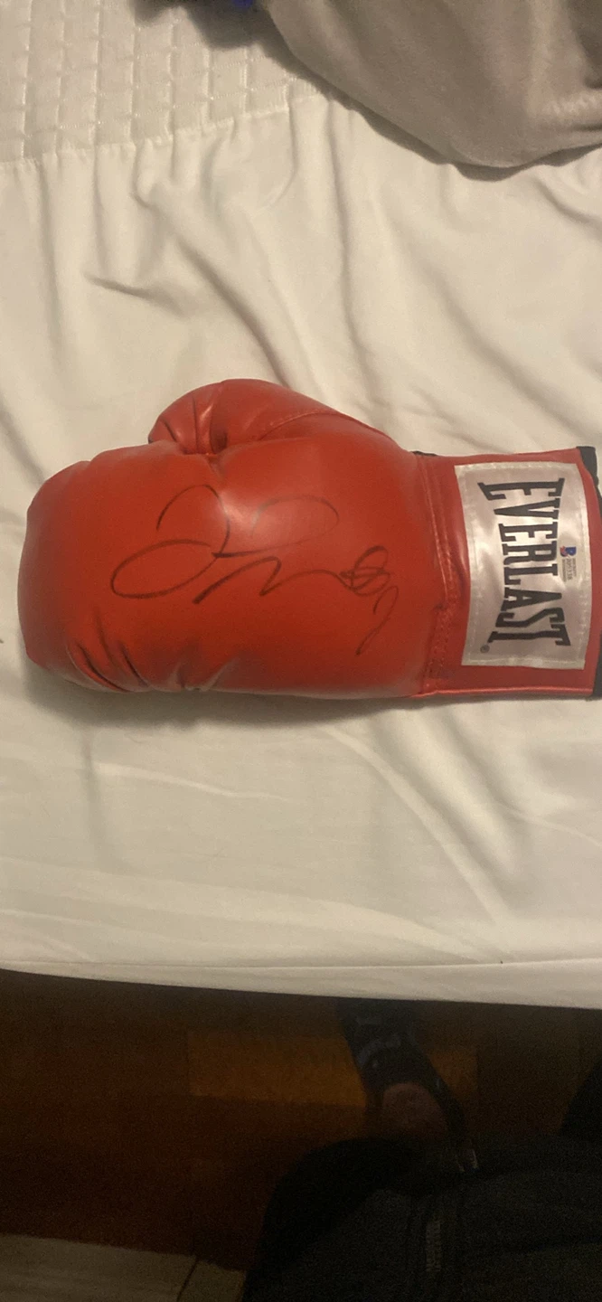 Floyd mayweather Autographed Everlast Boxing Glove
