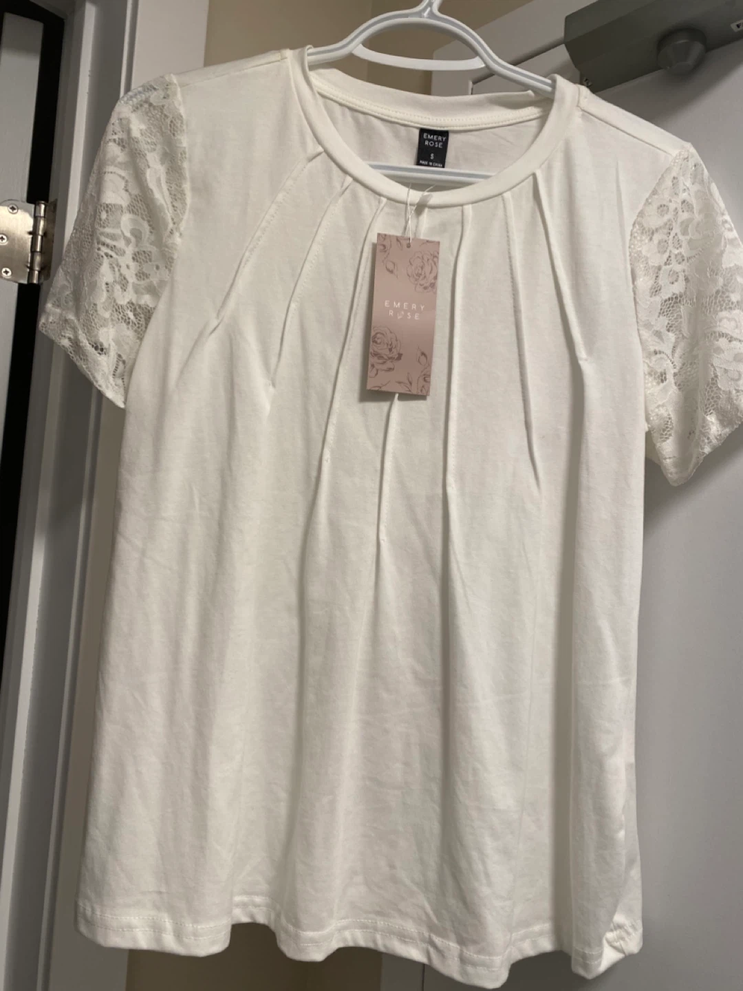 Emery Rose White Lace Sleeve T-Shirt Size S
