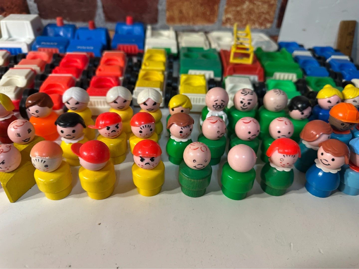 Fisher-Price Little People Lot - Vehicles & Figures - photo 5