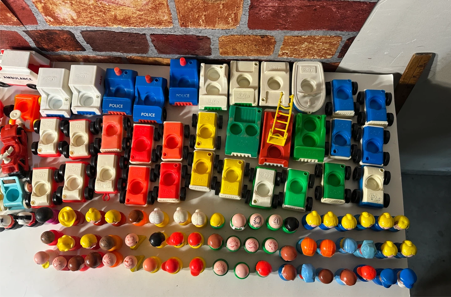 Fisher-Price Little People Lot - Vehicles & Figures - photo 3