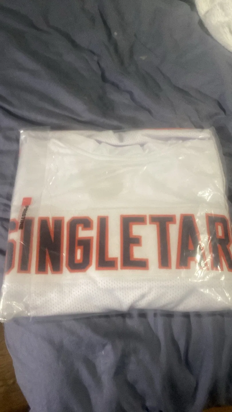 Signed Michael Singletary  Jersey - Size XL