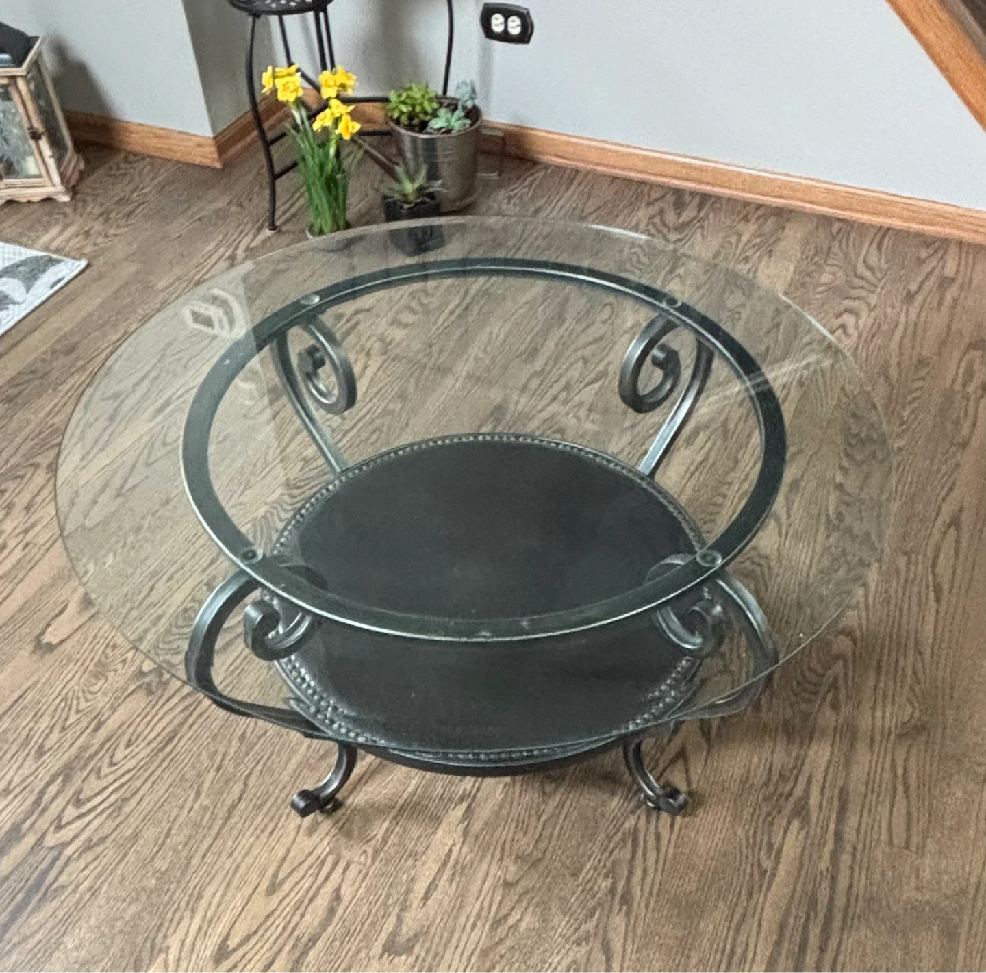 Cocktail / Coffee Table