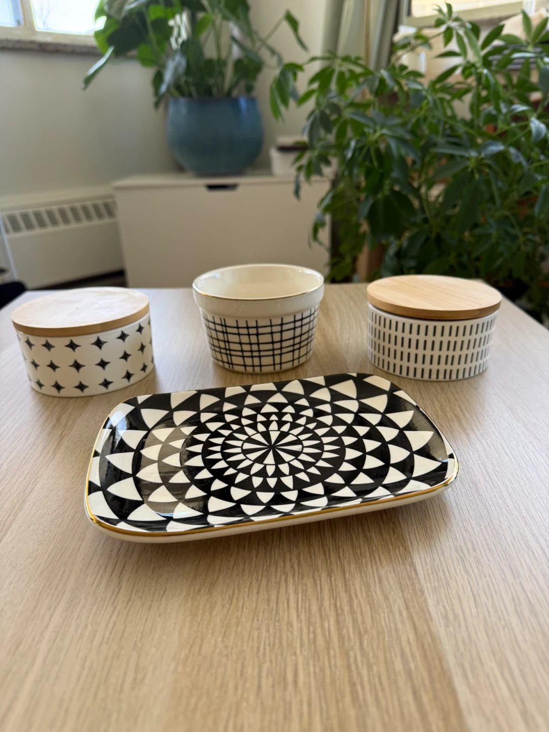 Lot of ceramic mini bowls and trinket dish