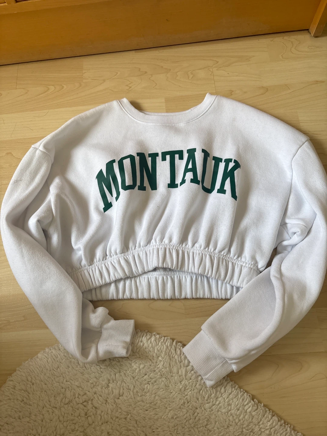 Forever 21 White "Montauk" Cropped Sweatshirt - Size M