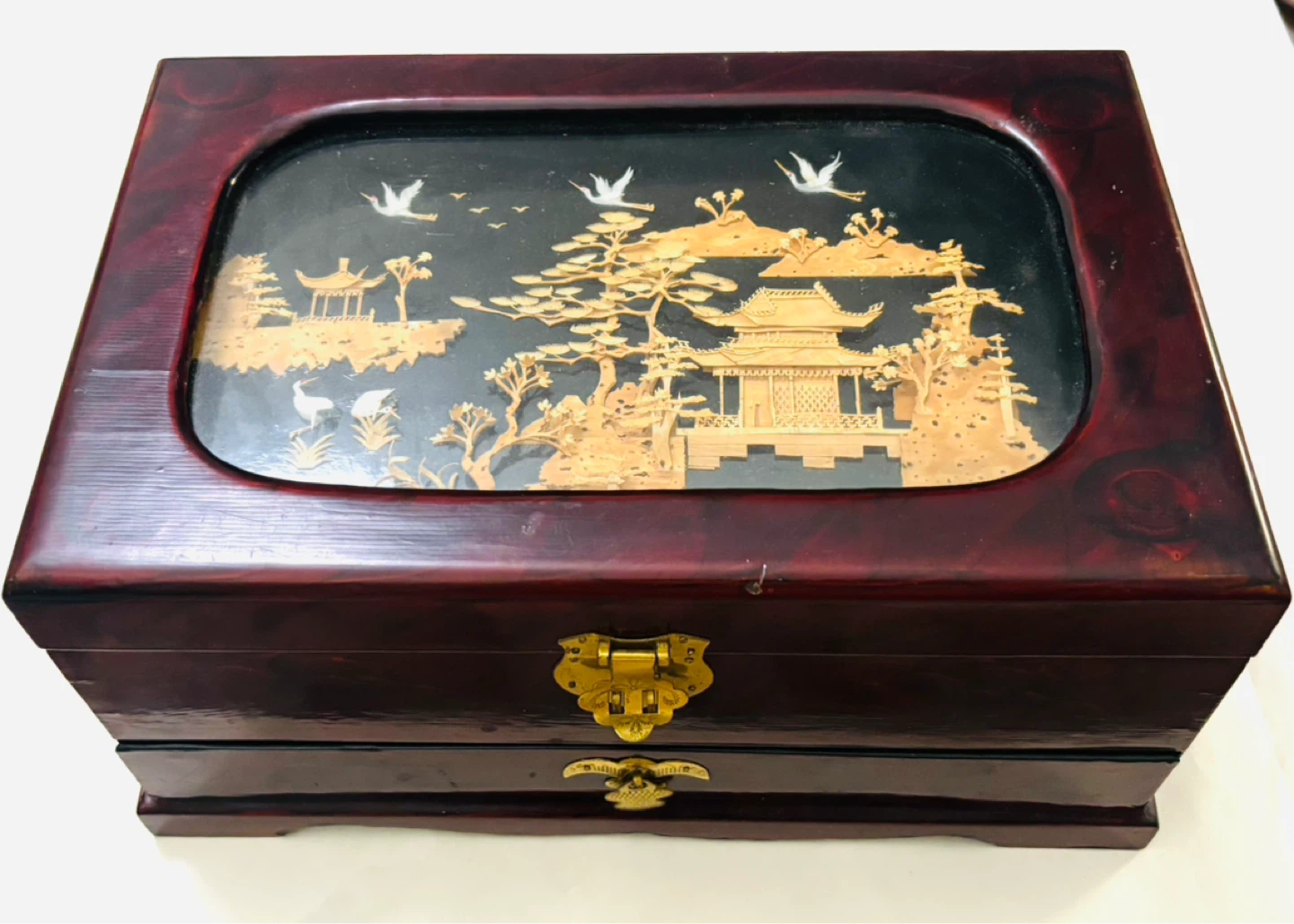 🌱 Vintage Decorative Wooden Jewelry Box with Scenic Inlay - photo 2
