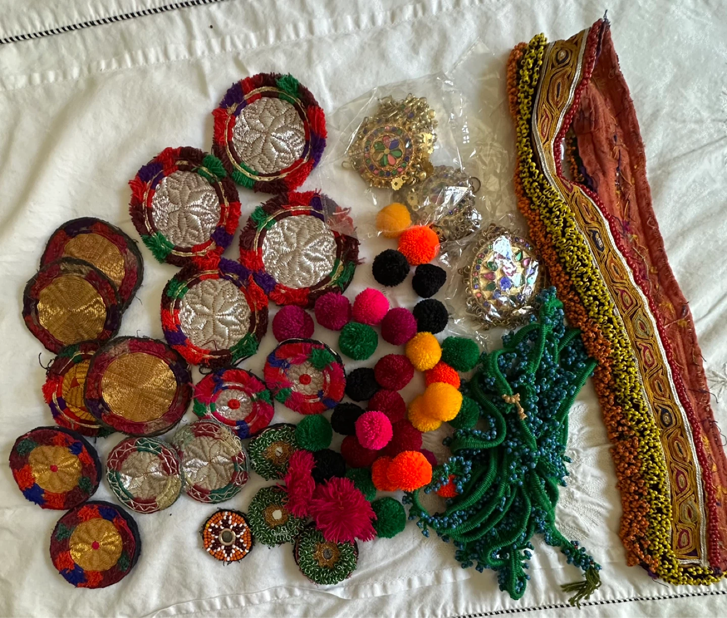 Mixed lot of decorative trims and embellishments
