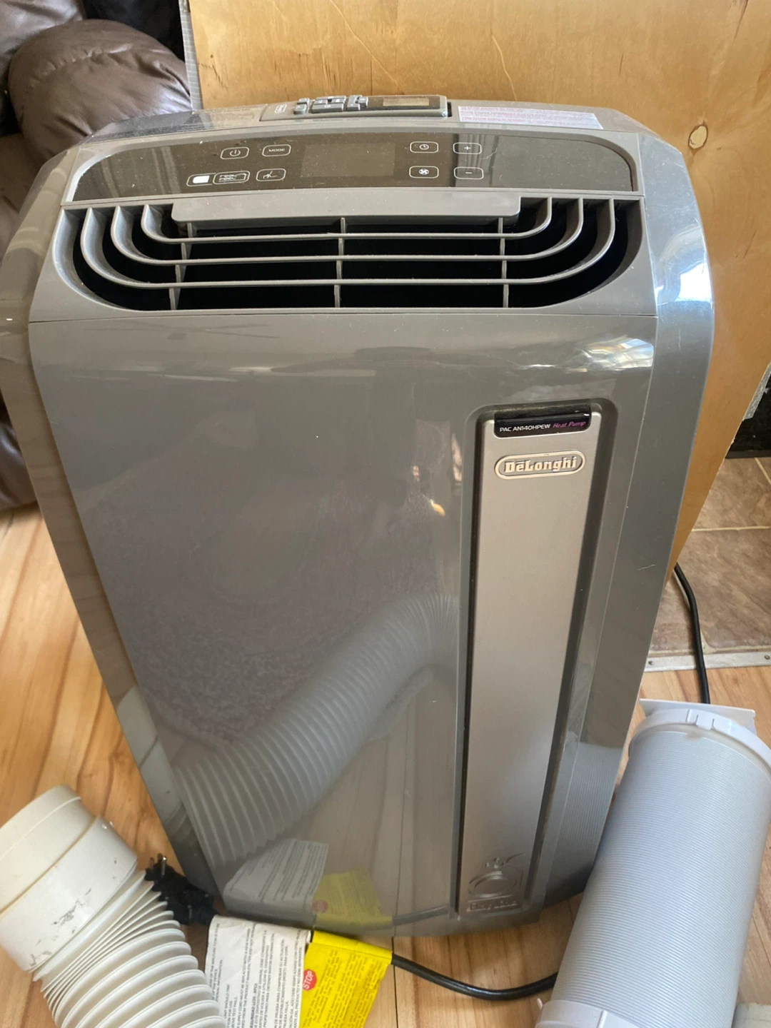 DeLonghi PAC 14,000 btu Portable Air Conditioner - photo 2