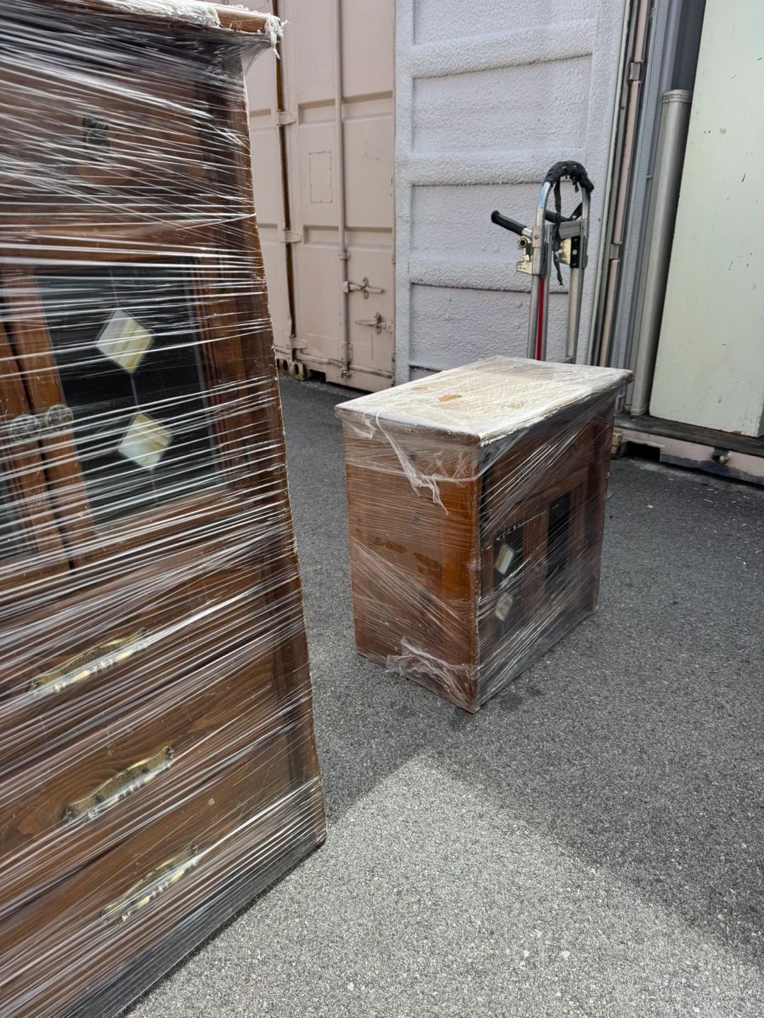 Hemrick Woodcraft Dresser and Nightstand Set - photo 3