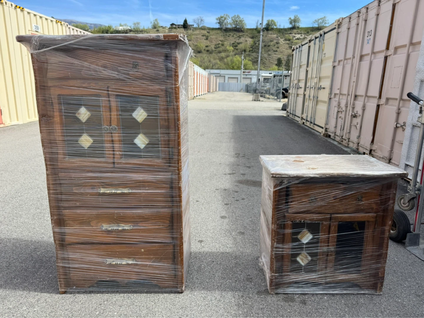Hemrick Woodcraft Dresser and Nightstand Set - photo 2