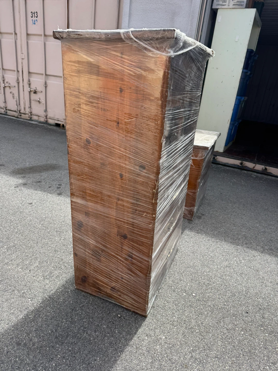 Hemrick Woodcraft Dresser and Nightstand Set - photo 4