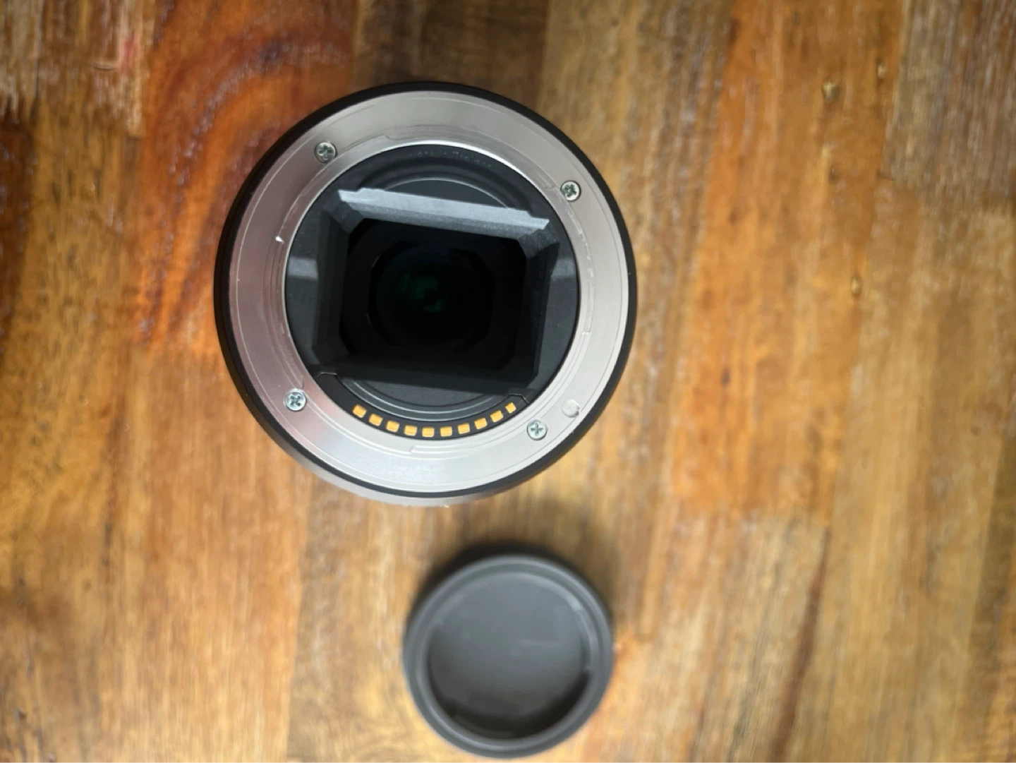 Sony E-mount wide angle lens 16-35mm f/4 - photo 2