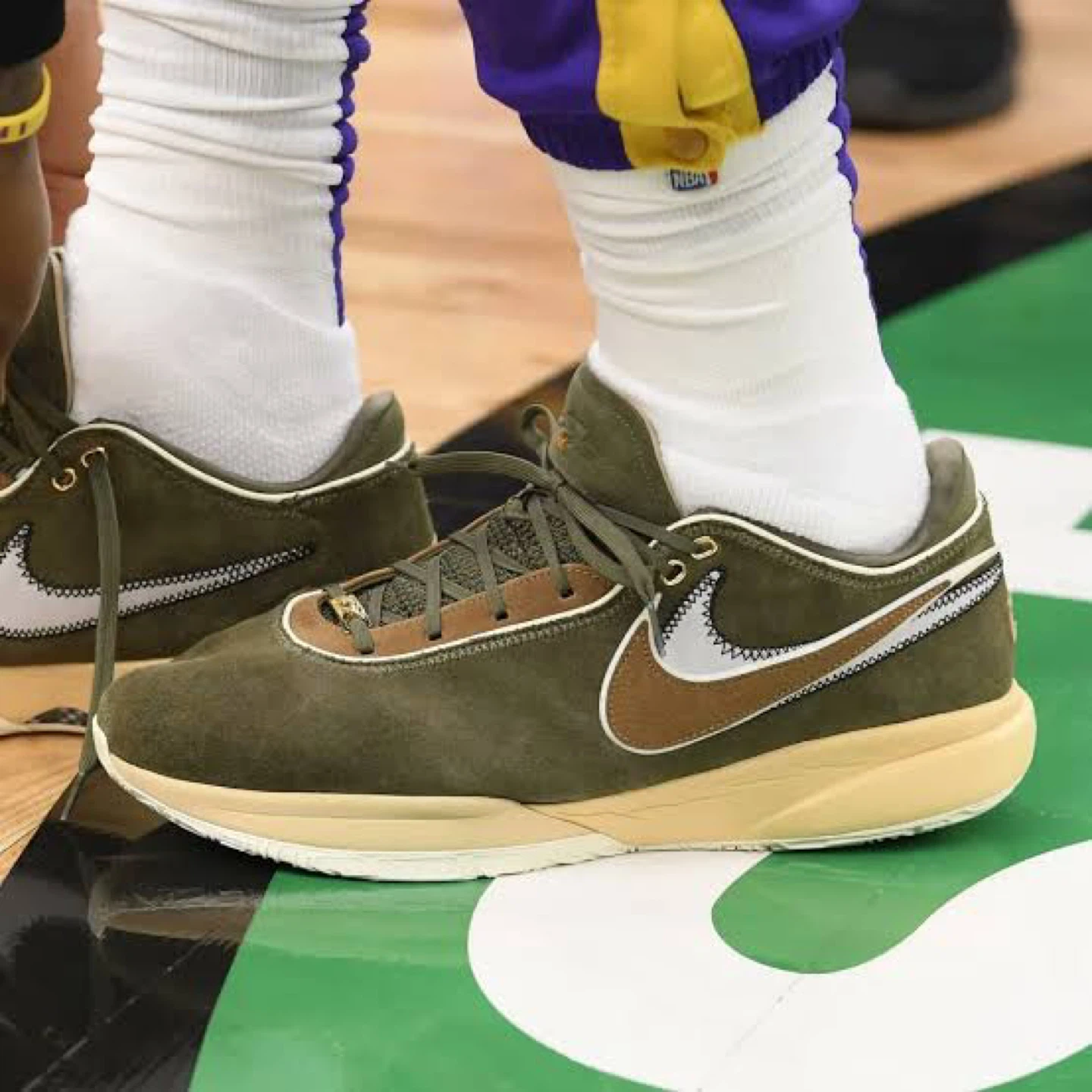 Nike LeBron 20 Basketball Shoes - Olive Green