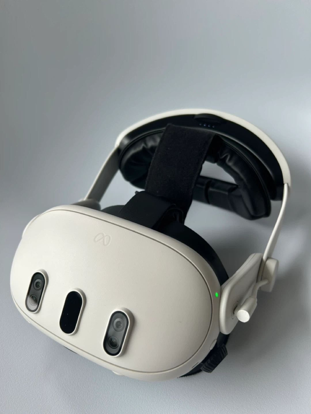 Ultimate GeForce Now Meta Quest 3 VR Headset & Accessory Bundle - photo 3