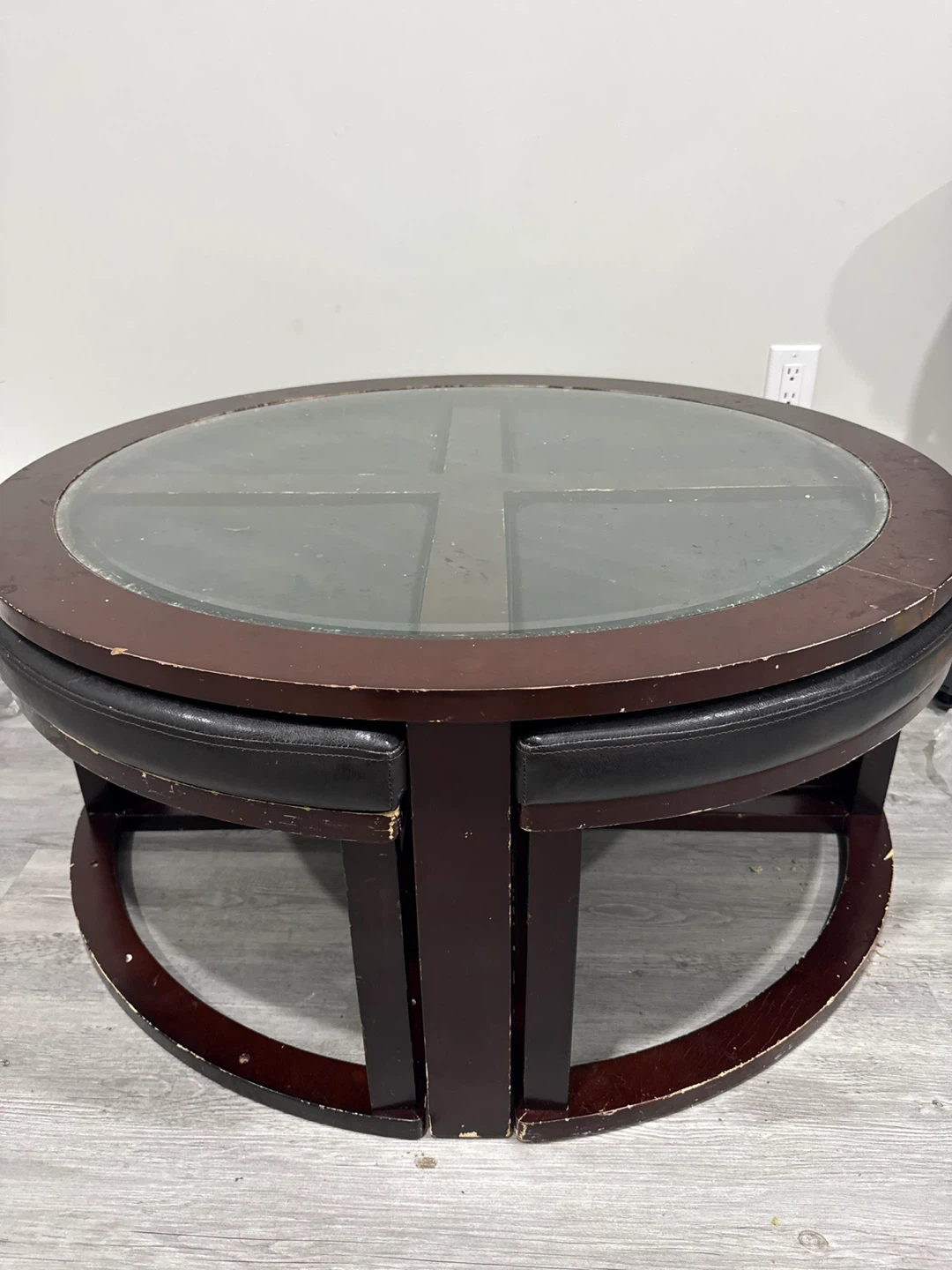 Round Coffee Table with 4 Stools - photo 2