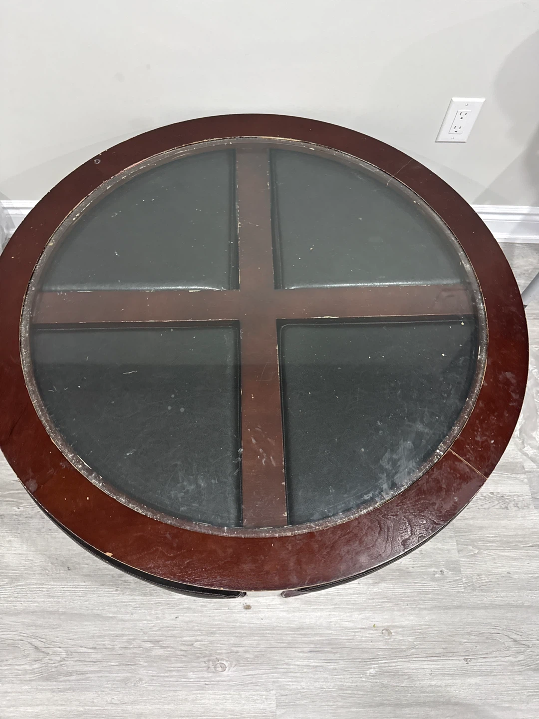 Round Coffee Table with 4 Stools