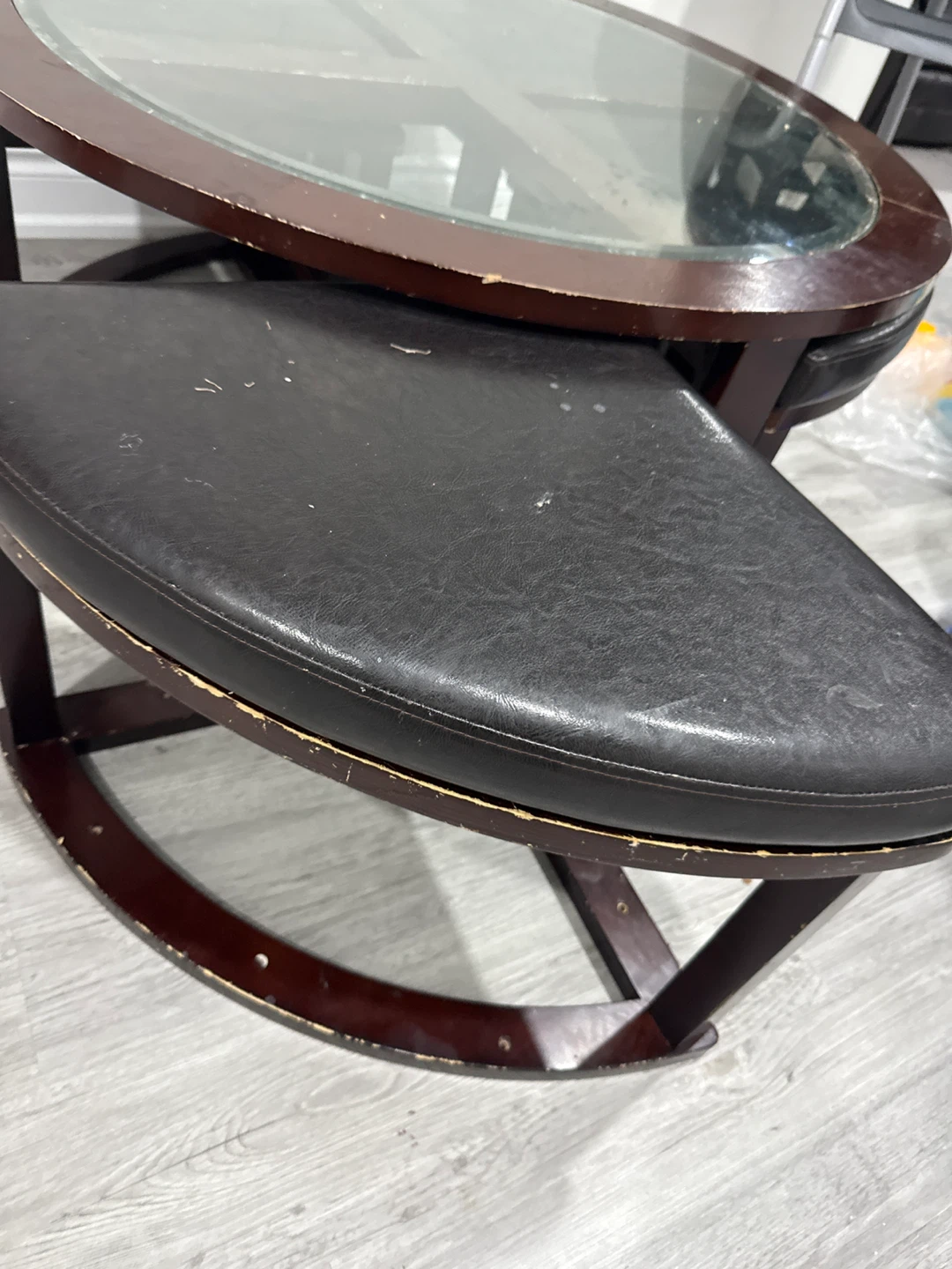 Round Coffee Table with 4 Stools - photo 3