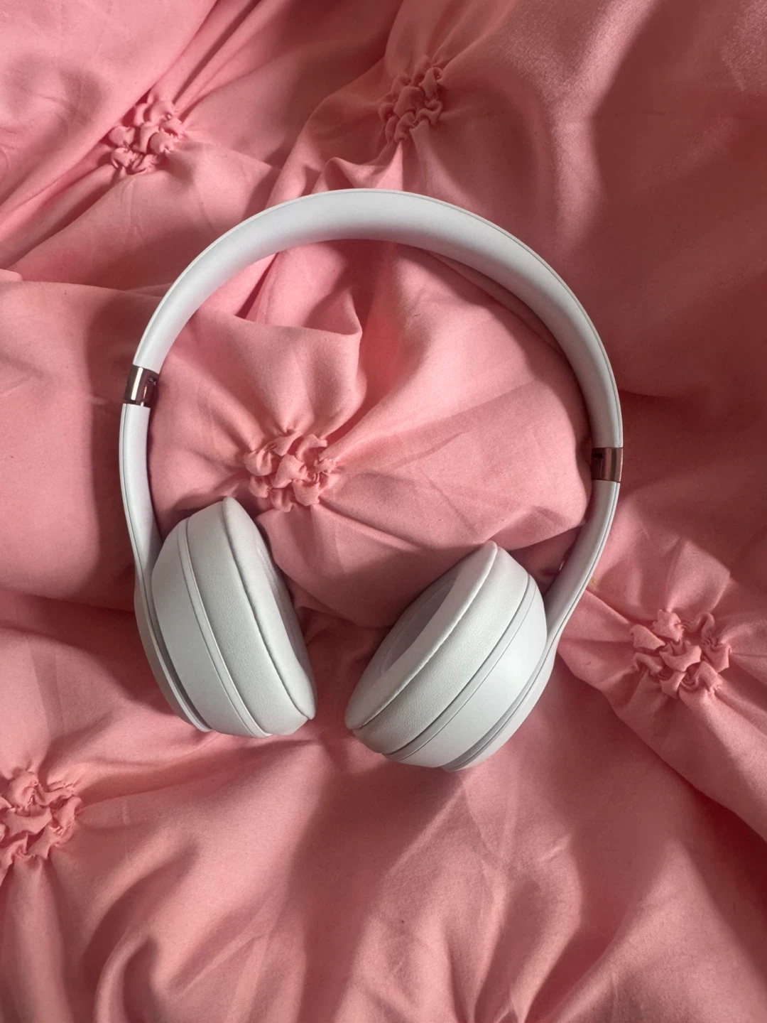 Brand New Beats Solo 4’s Pink/Rose Gold