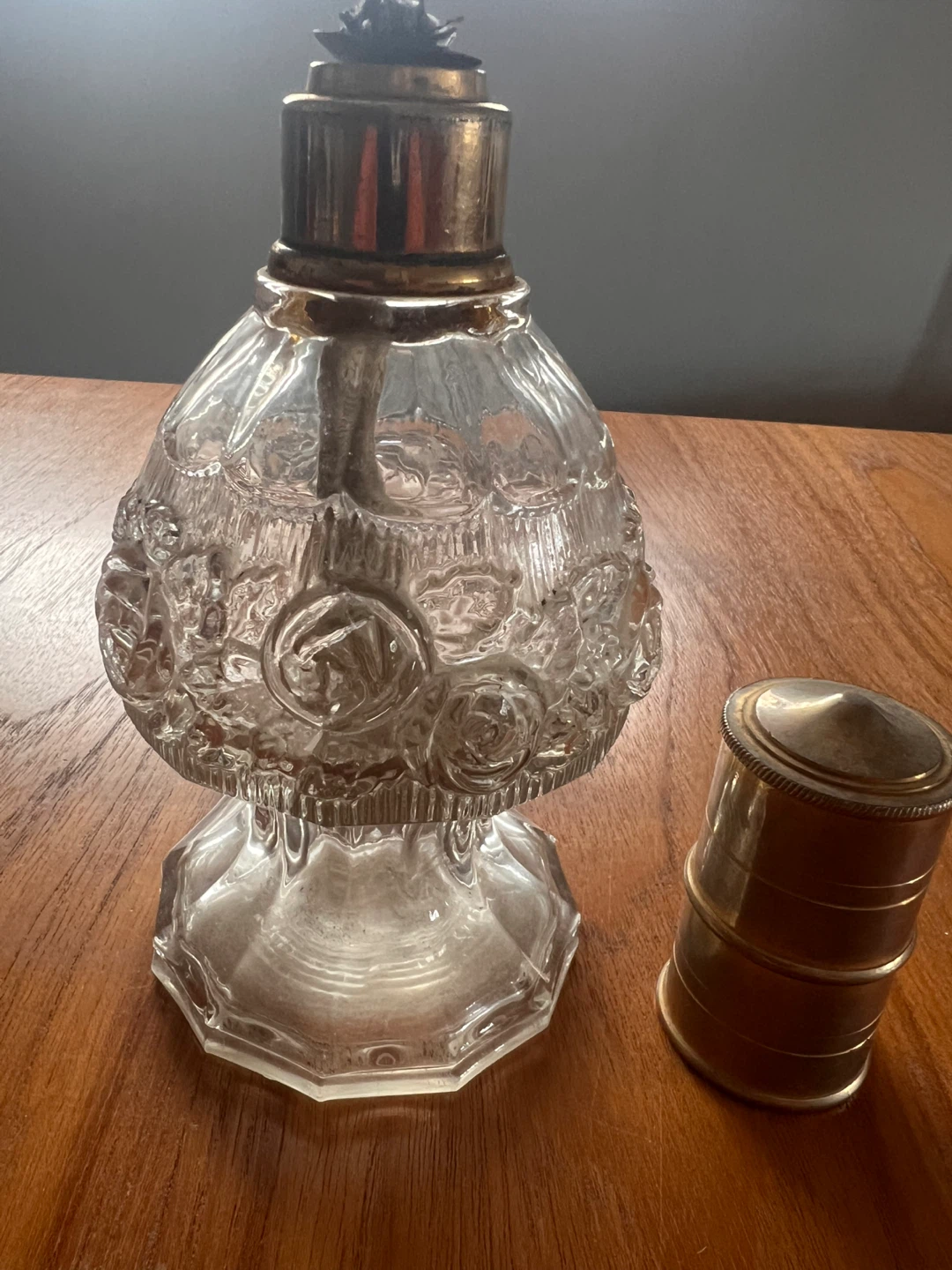 Vintage Embossed Glass Oil Lamp - photo 2
