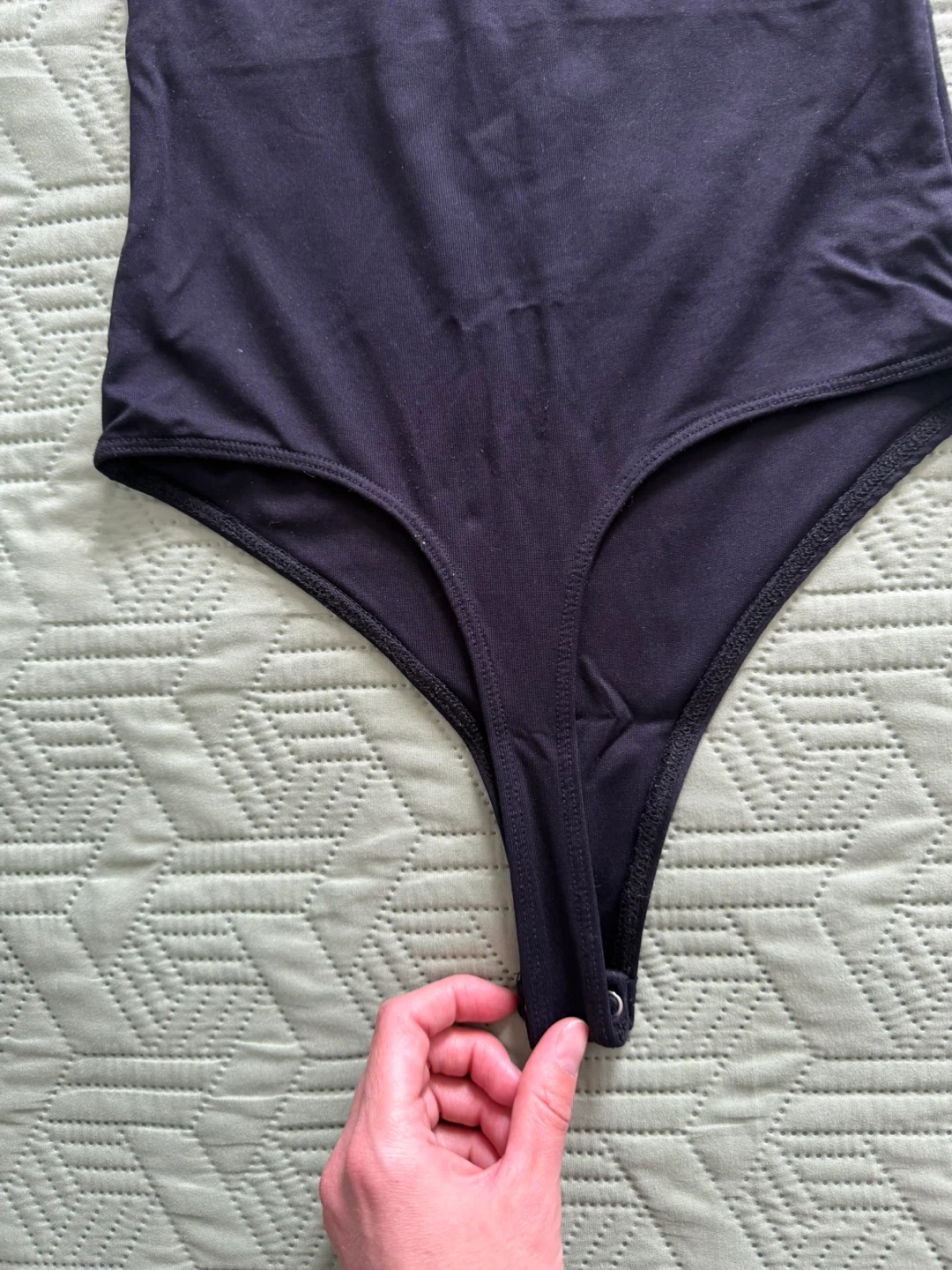 Black one-shoulder thong bodysuit - photo 2