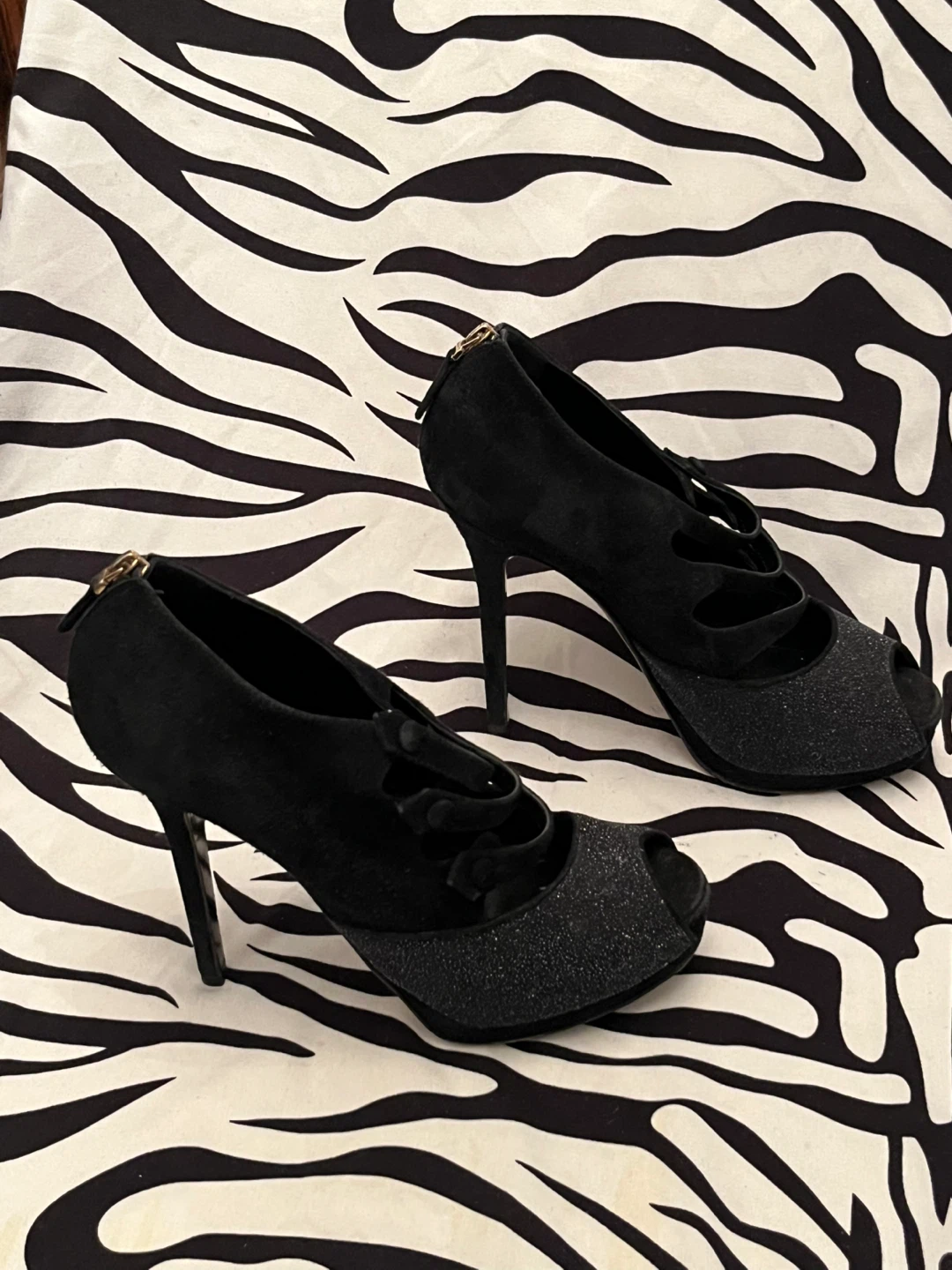 Fendi Victorian Strappy Suede Glitter Black Peep Toe Pumps - photo 4