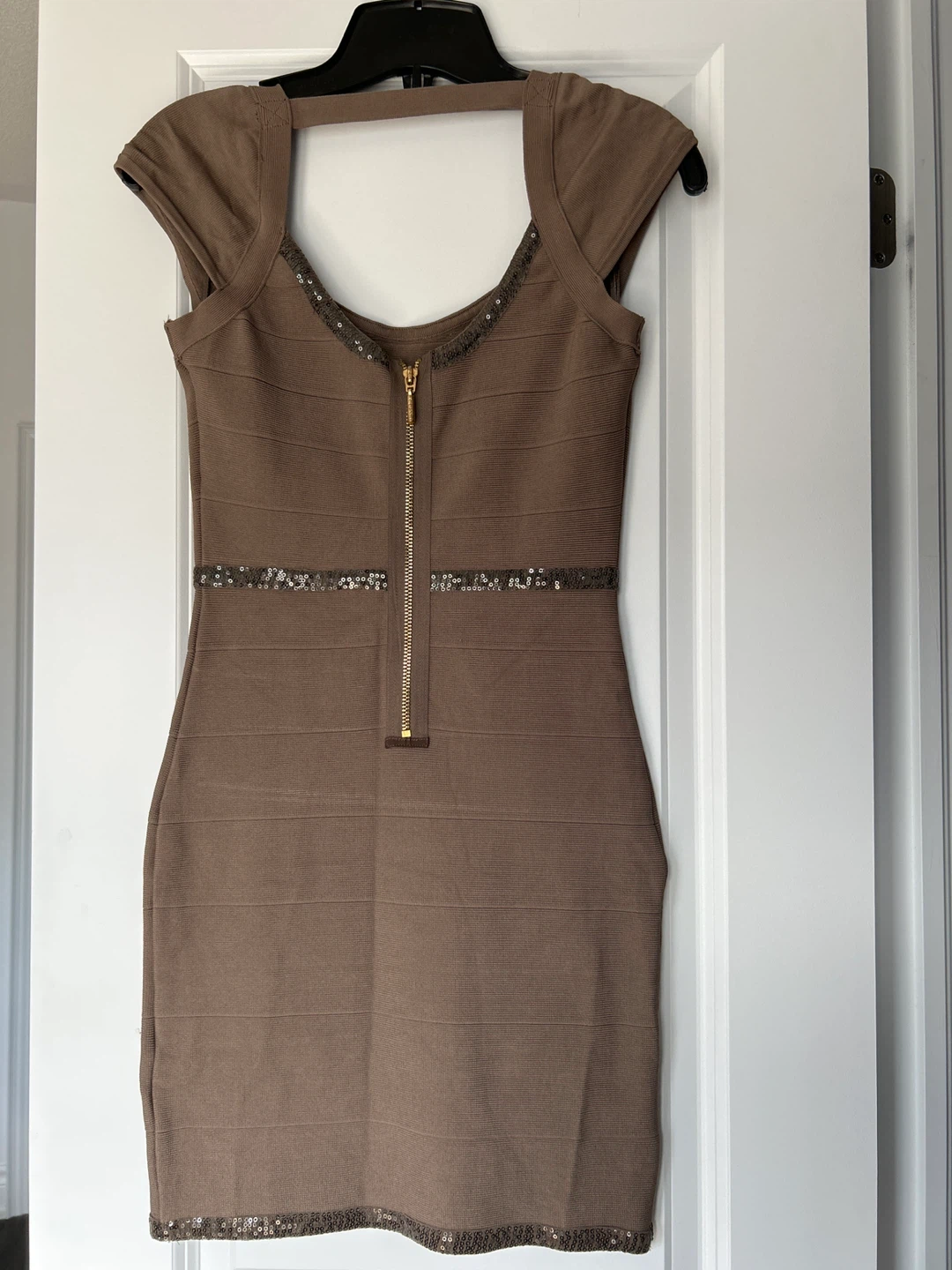 Guess taupe bodycon dress - photo 2