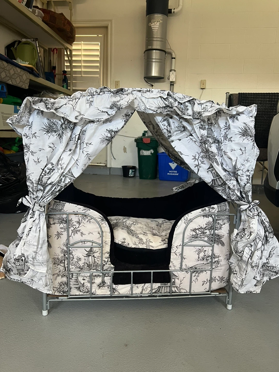 Ornate Canopy Pet Bed
