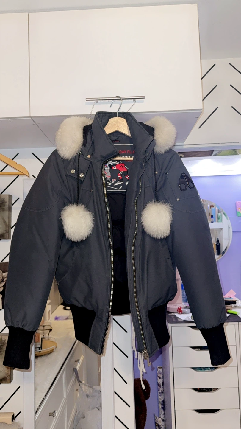 🌱Moose Knuckles Bomber Jacket M/M Grey Fur Hood