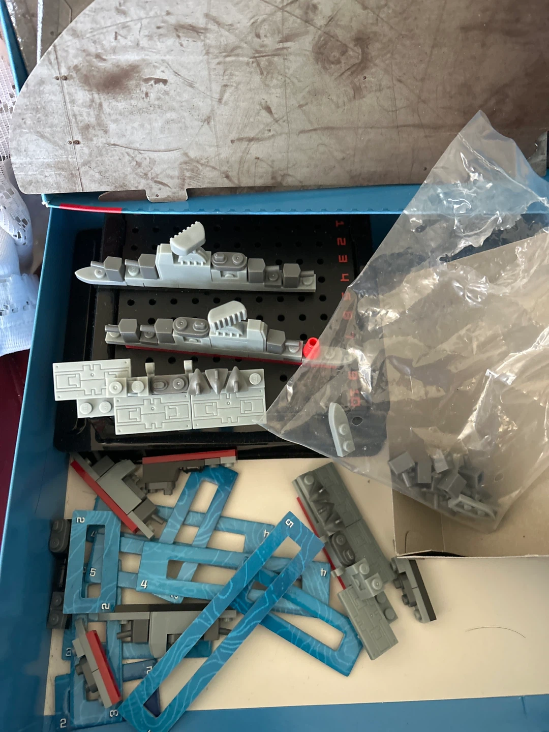 🌱  Hasbro U-Build Battleship Board Game - photo 5