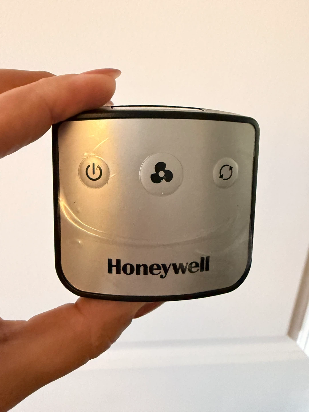 Honeywell QuietSet Tower Fan with Remote - photo 2